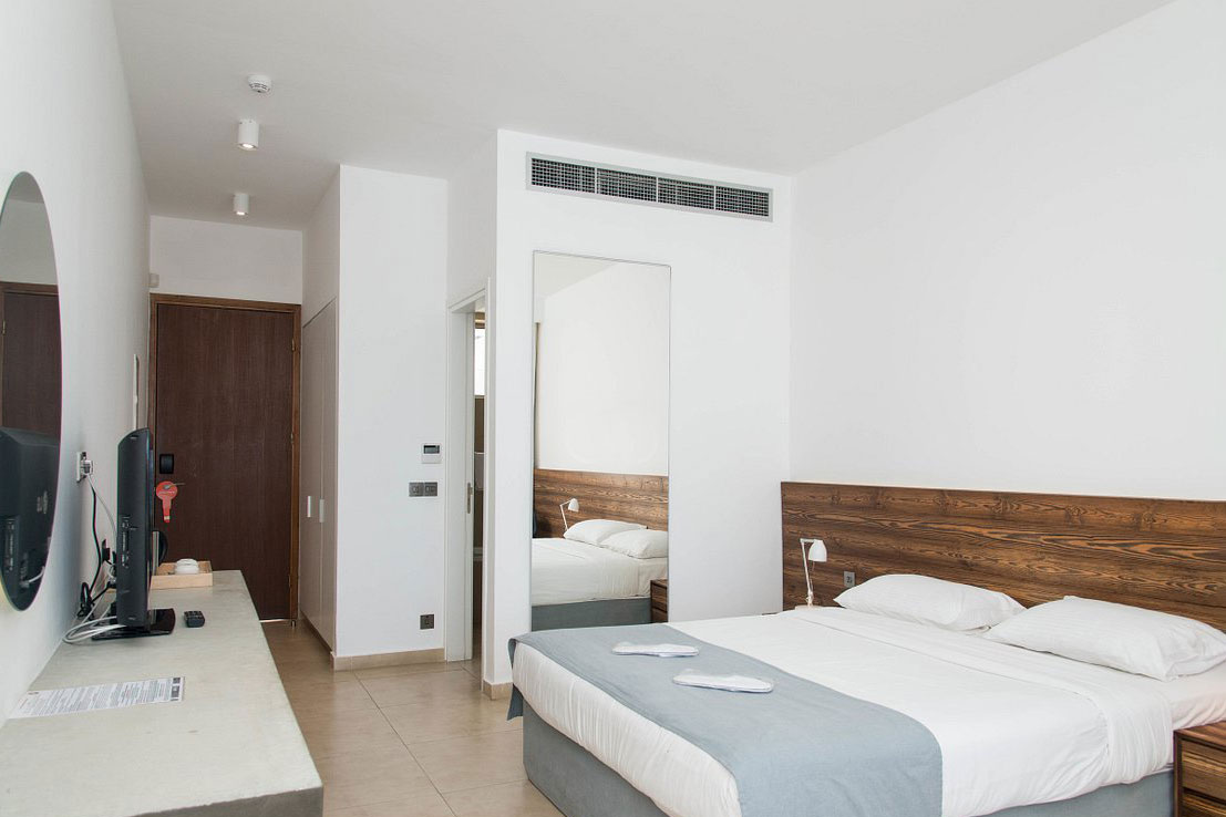 3 amphora hotel bedroom cyprus