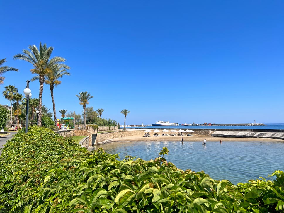  Relaxing Sandy Beach