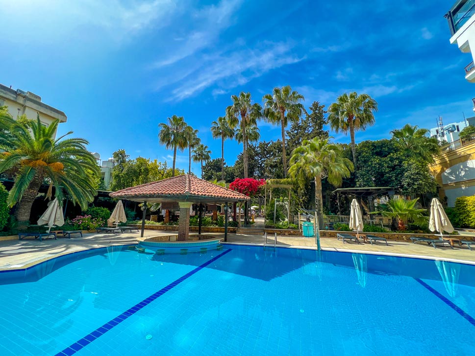 Pia bella swımmıng pool kyrenıa