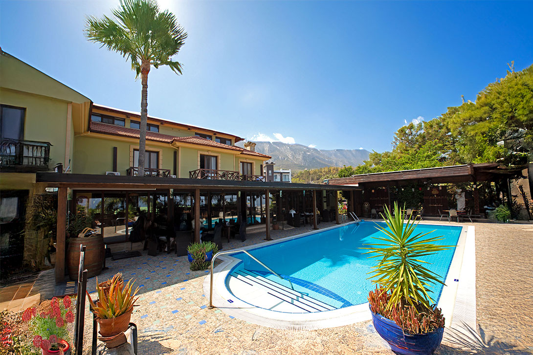 bellaview art hotel pool view