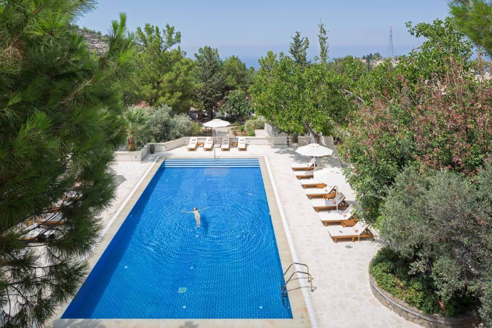 gillham vineyard hotel pool